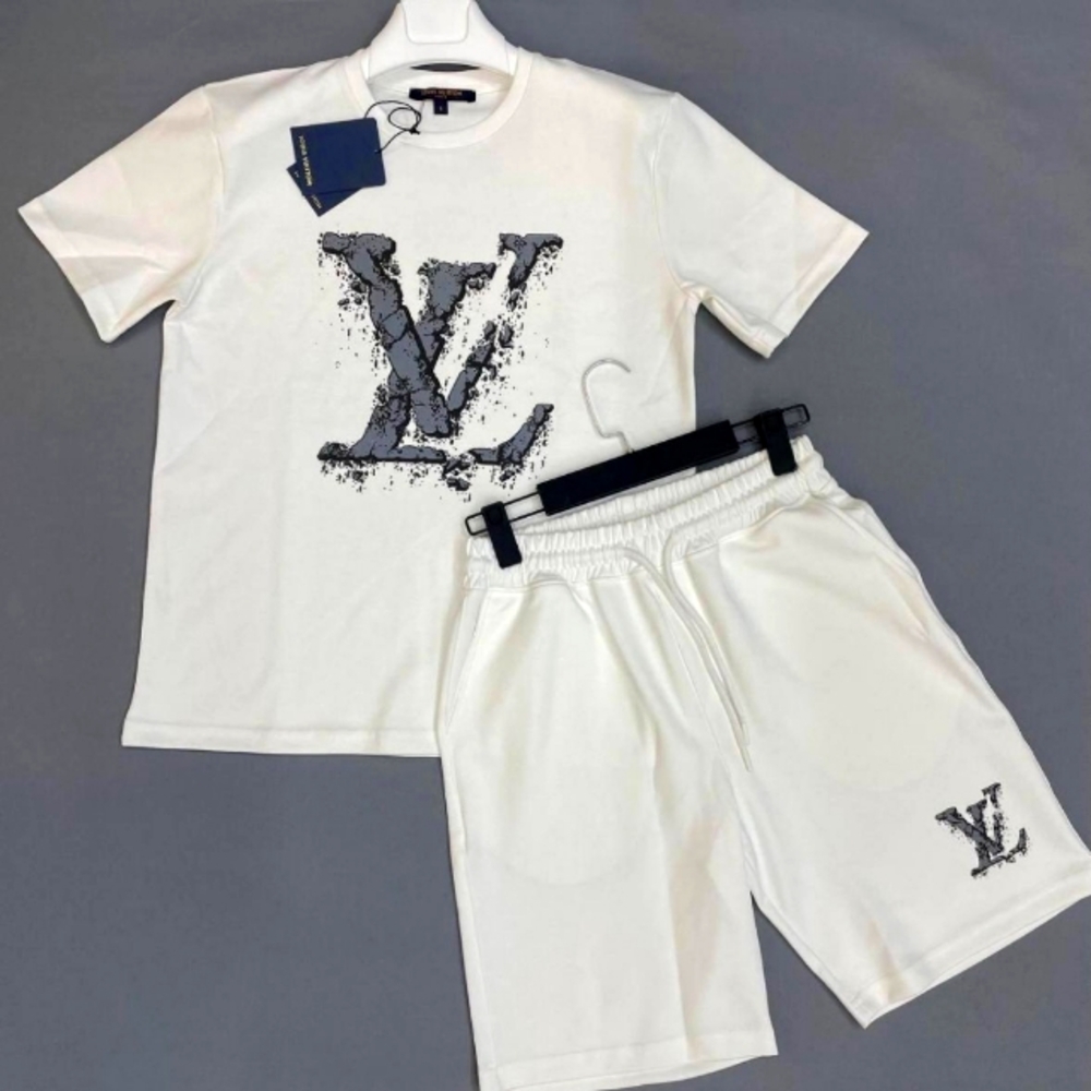 selling the LV-style summer outfit set